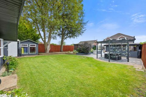 5 bedroom detached house for sale, Fitzwilliam Drive, Kettering NN15