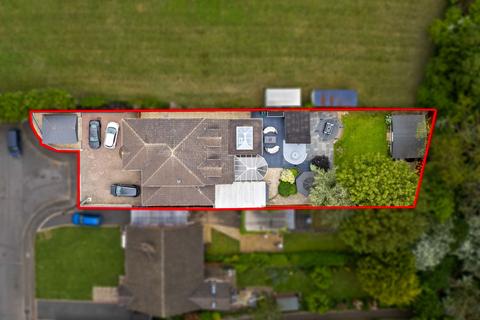 5 bedroom detached house for sale, Fitzwilliam Drive, Kettering NN15