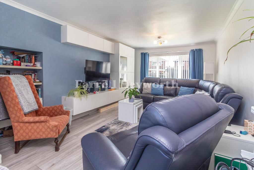 Lounge image 3