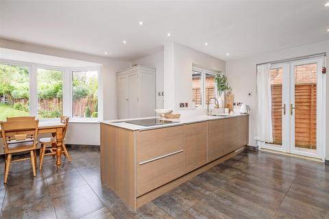 5 Marsh Lane, Solihull, B91 2PG