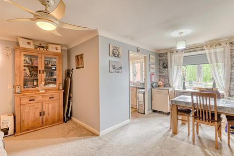 1 bedroom retirement property for sale, 24 Farthings Court, Kings Loade, Bridgnorth