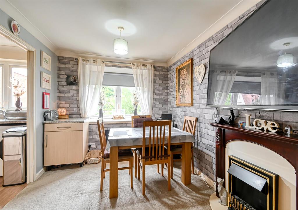 24 Farthings Court-2.jpg