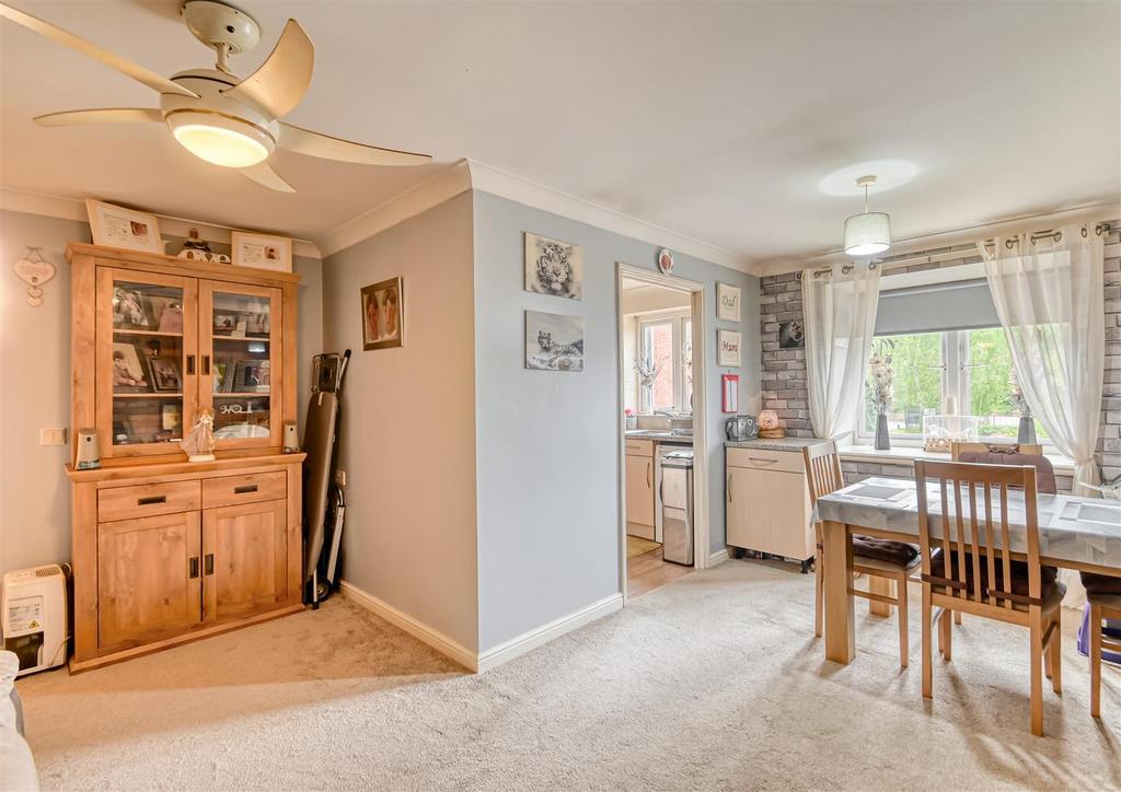 24 Farthings Court-3.jpg