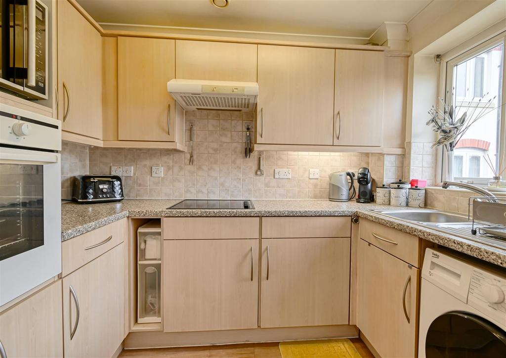 24 Farthings Court-5.jpg