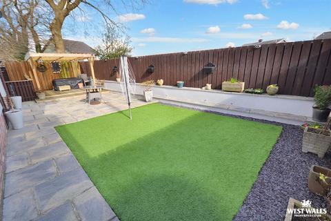 4 bedroom detached house for sale, Trevaughan Lodge Road, Whitland