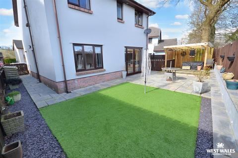 4 bedroom detached house for sale, Trevaughan Lodge Road, Whitland
