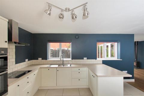 54 Hutton Way, Faldingworth, Market Rasen, LN8 3FT