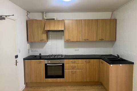 1 bedroom flat to rent, Fortescue Road, Paignton TQ3