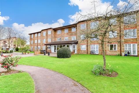 1 bedroom flat for sale, Cambridge Road, Wanstead