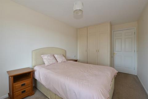 1 bedroom flat for sale, Cambridge Road, Wanstead
