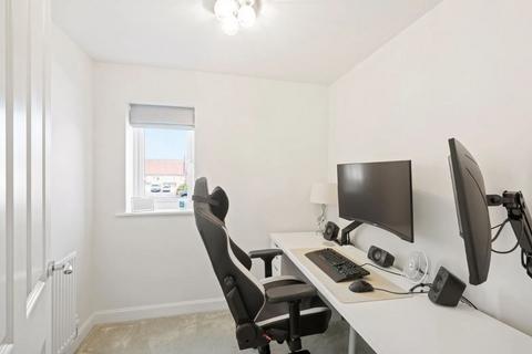 2 Chimney Way, Stoke Prior, Bromsgrove, B60 4FQ