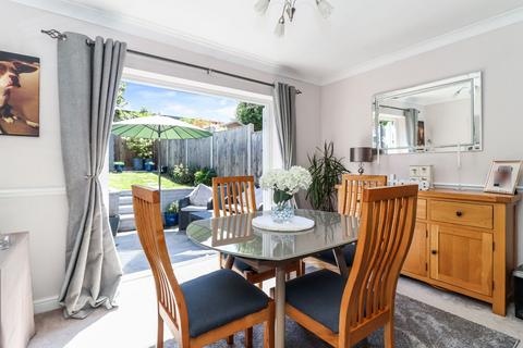 8 Furtherfield, Abbots Langley, WD5 0PL
