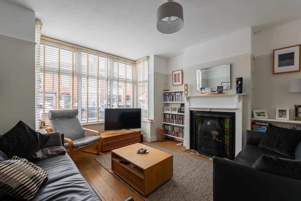 Living room-1.jpg