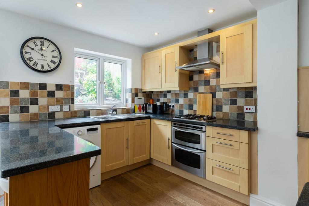 Kitchen diner-3.jpg