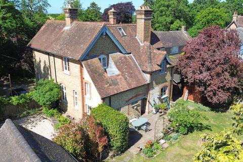 122 Award Road, Church Crookham, Fleet, GU52 6QD