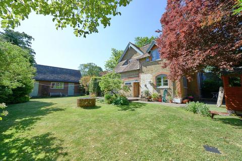 122 Award Road, Church Crookham, Fleet, GU52 6QD