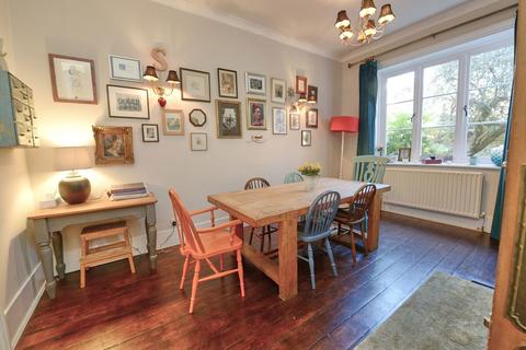122 Award Road, Church Crookham, Fleet, GU52 6QD
