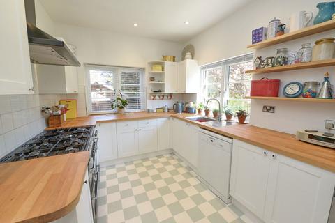 122 Award Road, Church Crookham, Fleet, GU52 6QD