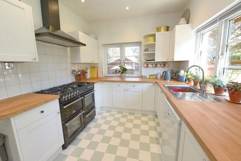 122 Award Road, Church Crookham, Fleet, GU52 6QD