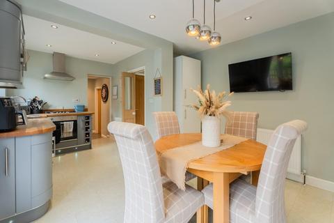 5 Eaton Crescent, Gornal Wood, Dudley, DY3 2XH