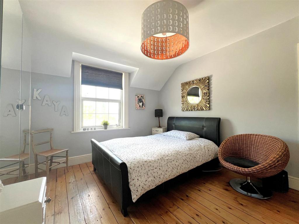 Bed 1.2.jpg
