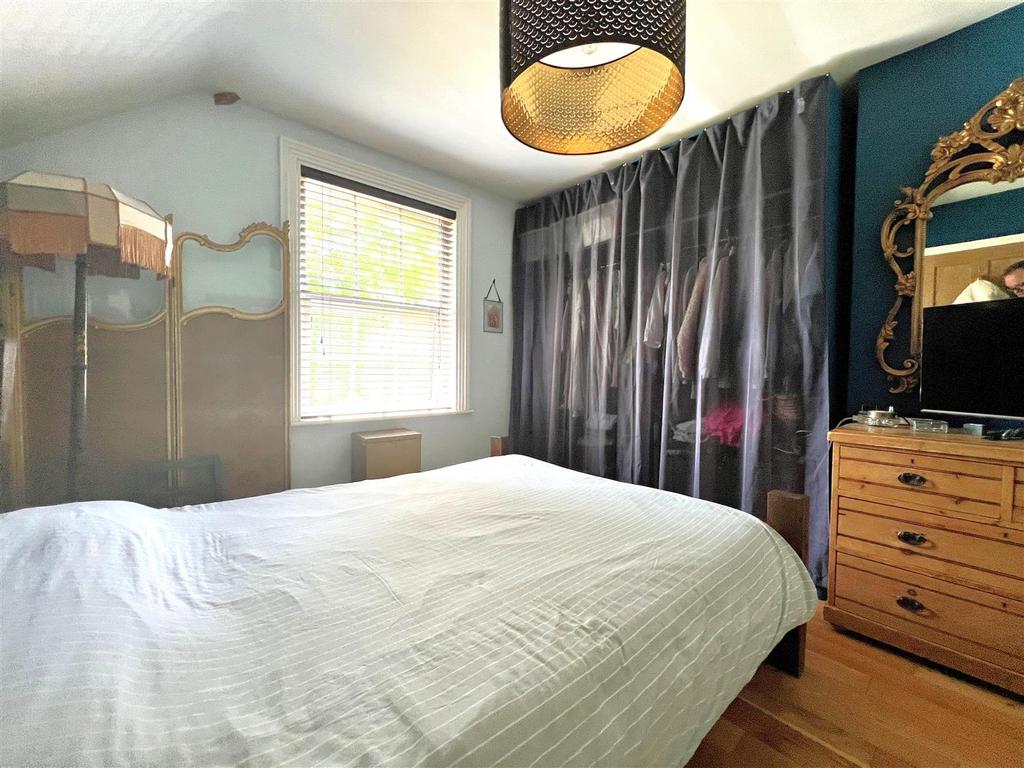 Bed 2.1.jpg