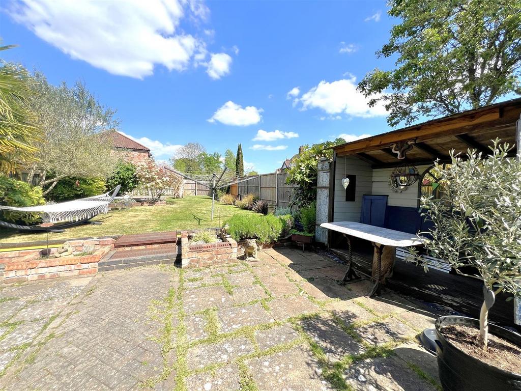 Summer house 1.jpg