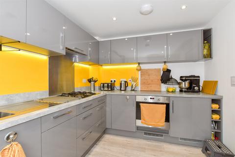 4 bedroom semi-detached house for sale, Cornwell Avenue, Crawley RH10