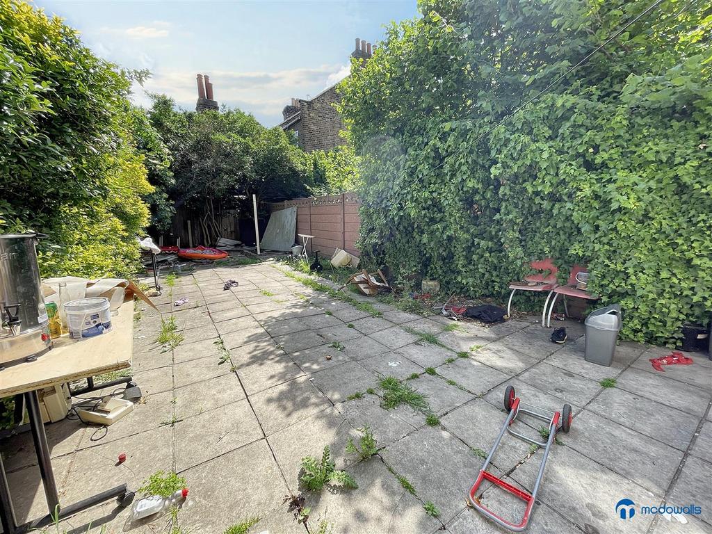 80 Barking Rd East Ham (152).jpg