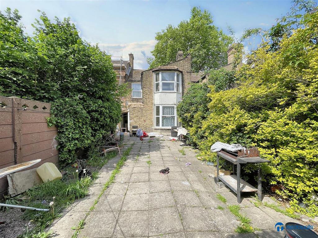 80 Barking Rd East Ham (153).jpg