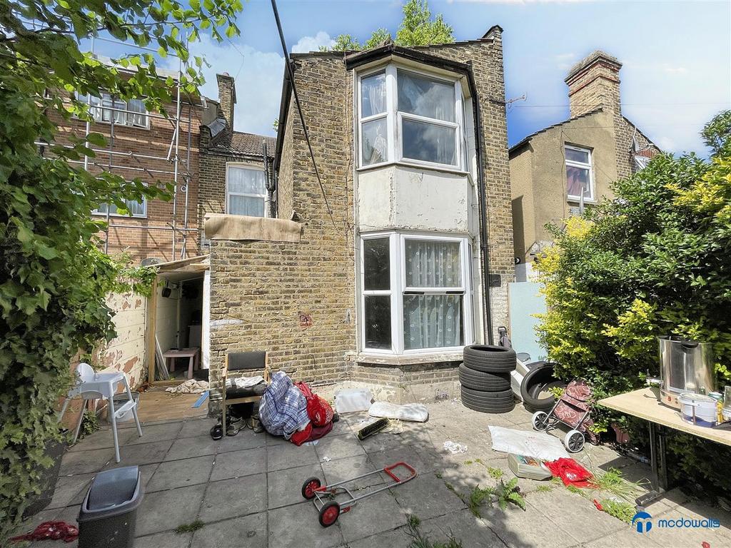 80 Barking Rd East Ham (154).jpg