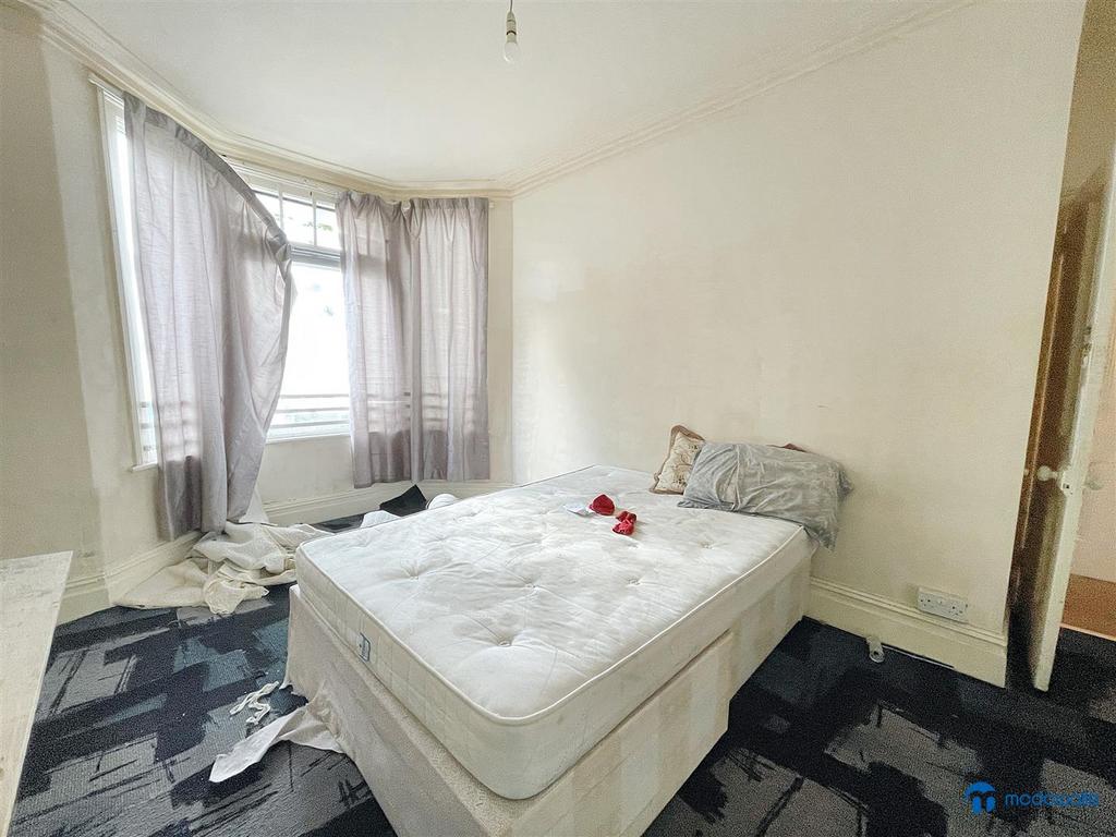 80 Barking Rd East Ham (171).jpg