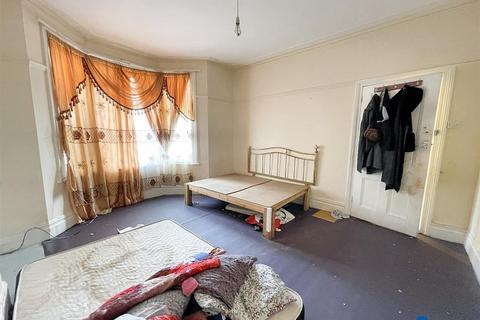 80 Barking Road, East Ham, London, E6 3BP