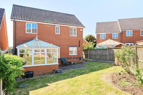 14 Bland Drive, Hawkinge, Folkestone, CT18 7PX