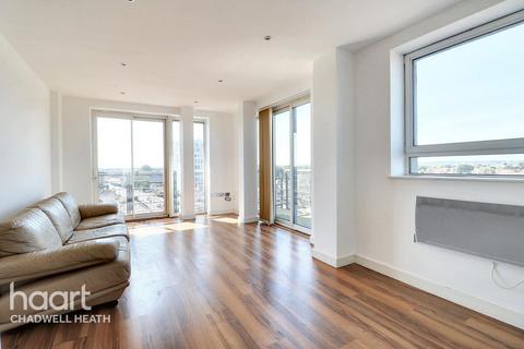 2 bedroom apartment for sale, High Road, ROMFORD