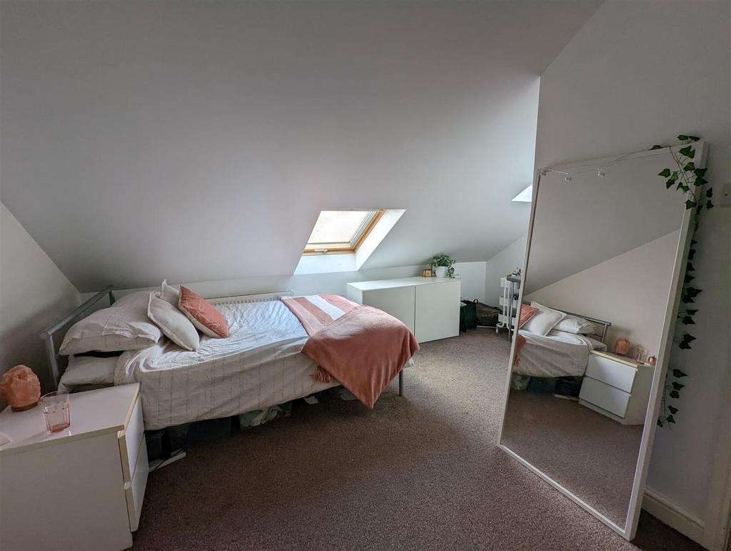 JPm0 JJd4b0elb LL8 S3q RMA.jpg