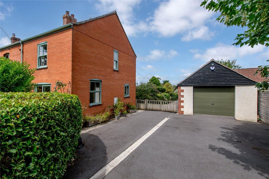 Garage/Driveway
