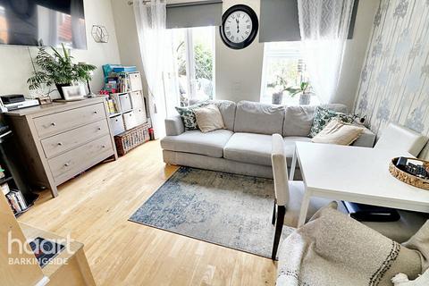 3 bedroom end of terrace house for sale, Youngs Road, Newbury Park