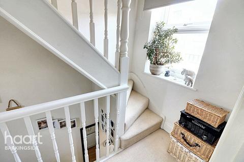 3 bedroom end of terrace house for sale, Youngs Road, Newbury Park