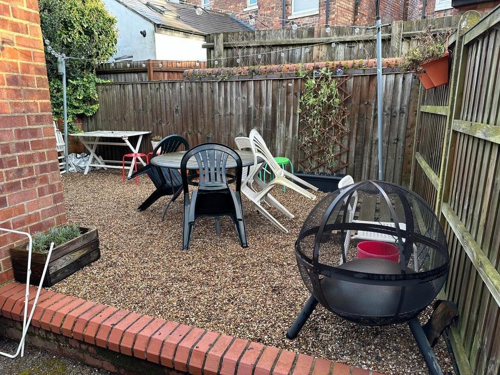 E1 Fz OEtsp Eiwqp5 Rj HDay A.jpg