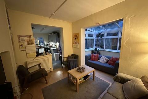 6 bedroom semi-detached house to rent, *£140pppw bills incl* Devonshire Promenade, Nottingham