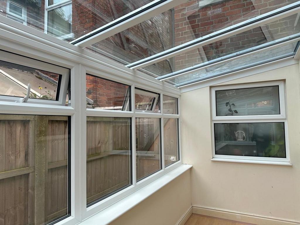 Gb WHh6 NS2keeizg Ecr EVe Q.jpg