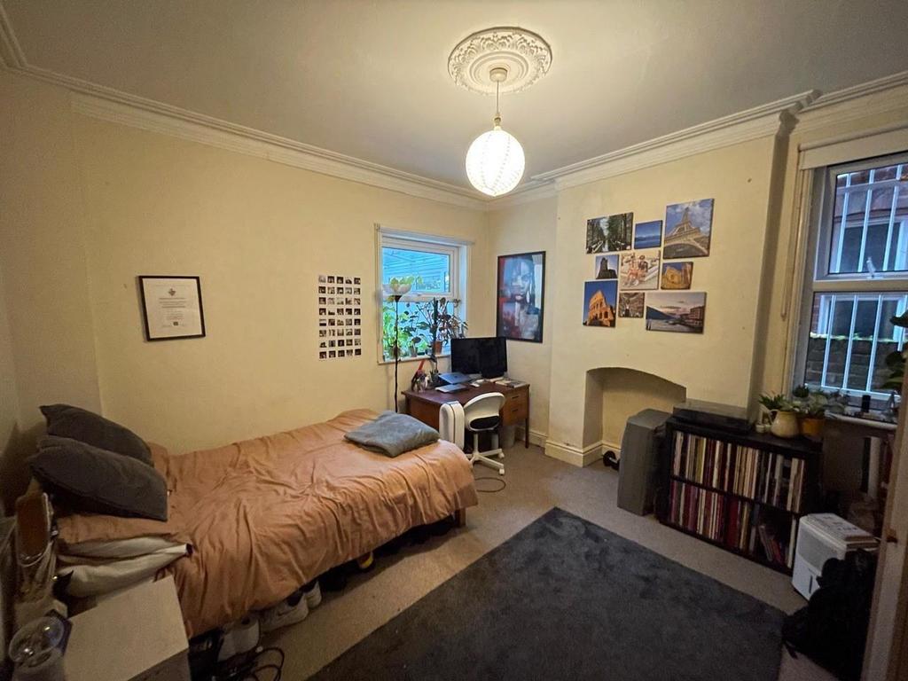 Le G1 RJx y EWKddit Rqd WFg.jpg