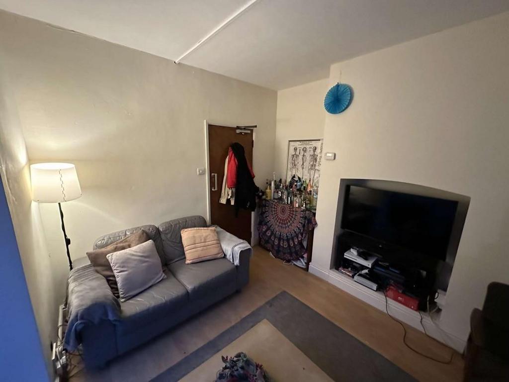 I B c7 Ao BX0i Ehy3 VYt By A.jpg