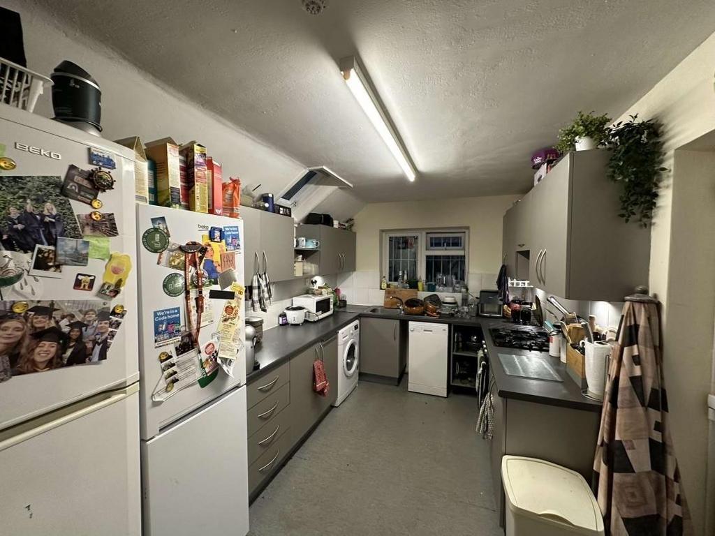 UGf Cp Dtew0 OAf Us FQgen Jg.jpg