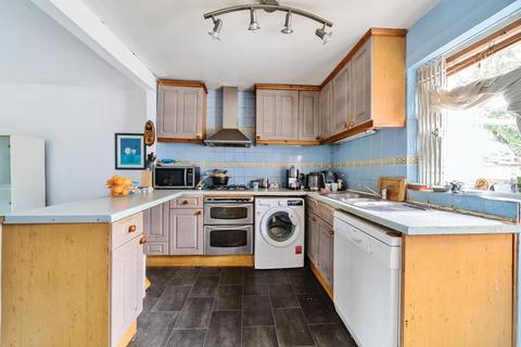 undefined, Jersey Road,  Isleworth,  TW7