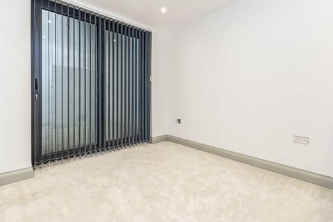 3 Indigo Square, Surbiton, KT6 5BG