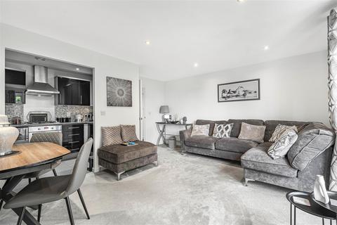 2 bedroom apartment for sale, Wesley Place, Epsom