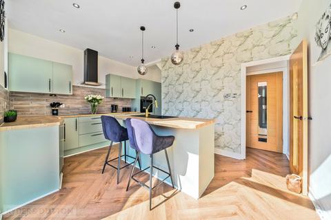 5 French Avenue, Oldham, OL1 4HH