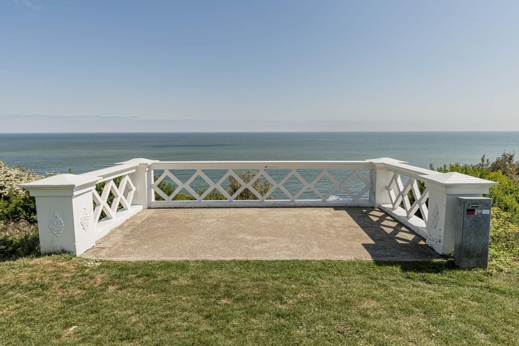 The Leas - Sea View